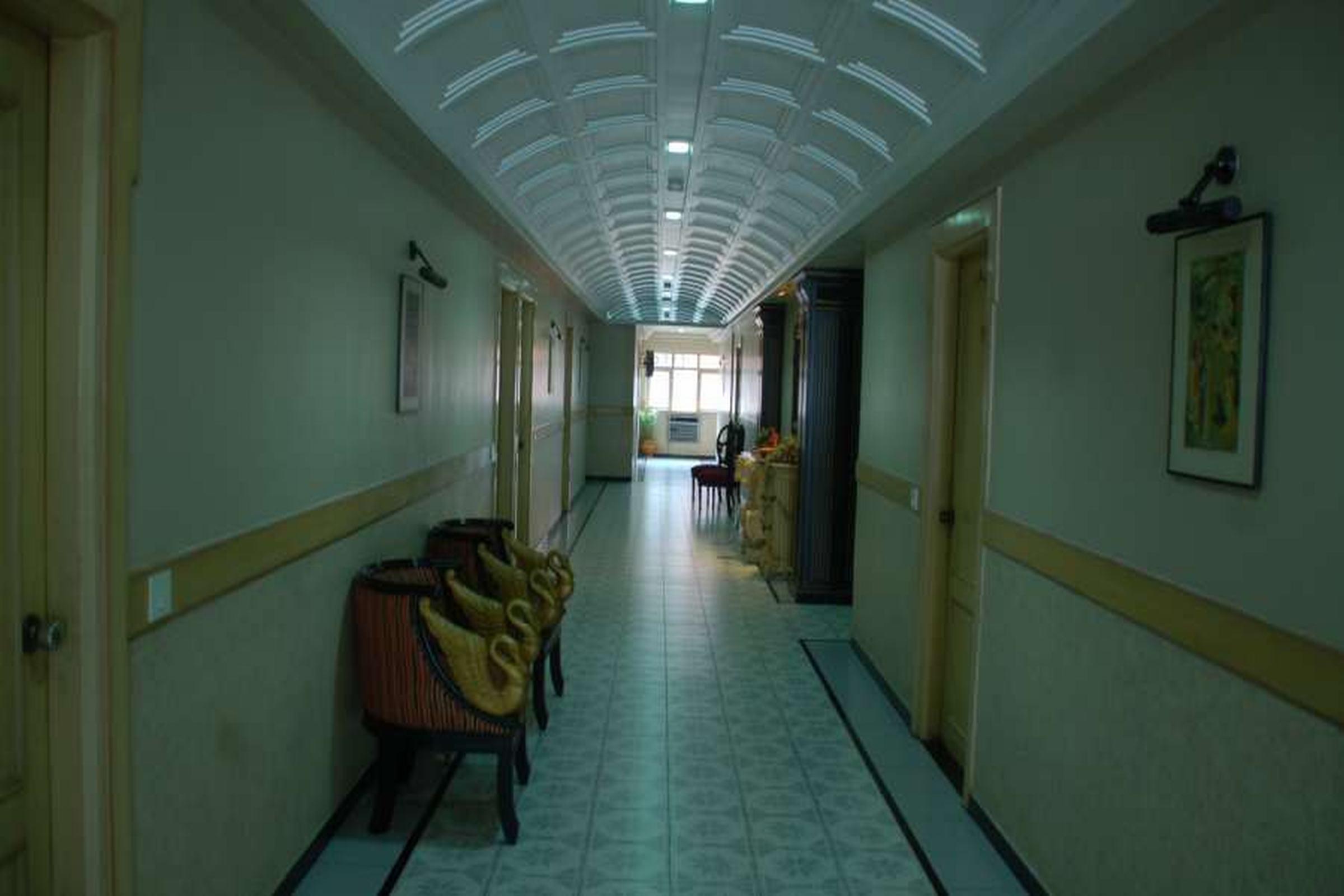 Park Palace Hotel Calcutta Exterior foto