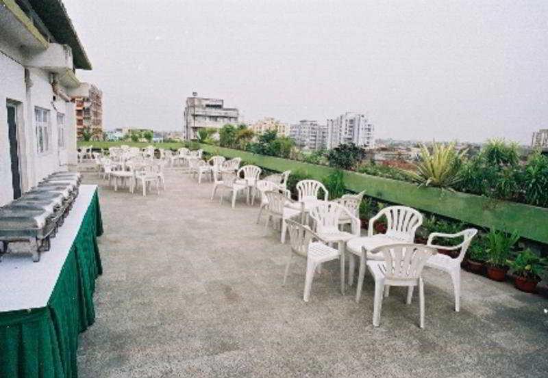 Park Palace Hotel Calcutta Exterior foto